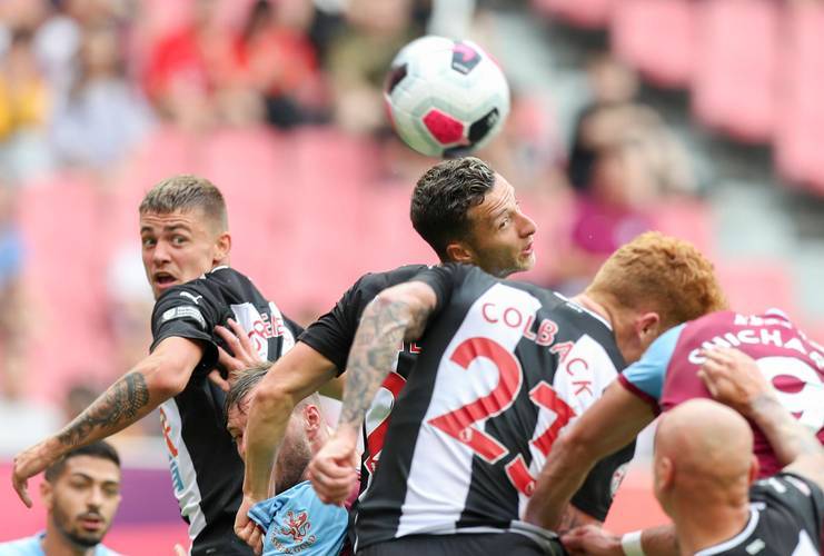 水晶宫客场轻取对手,锋线激爆进球壮举 水晶宫客场轻取对手,锋线激爆进球壮举