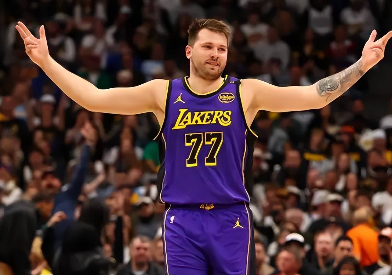 湖人惨败独行侠，赛后遭受批评