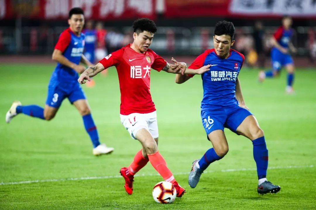 B体育体育竞技-重庆斯威逼平竞争对手，保持不败战绩的简单介绍