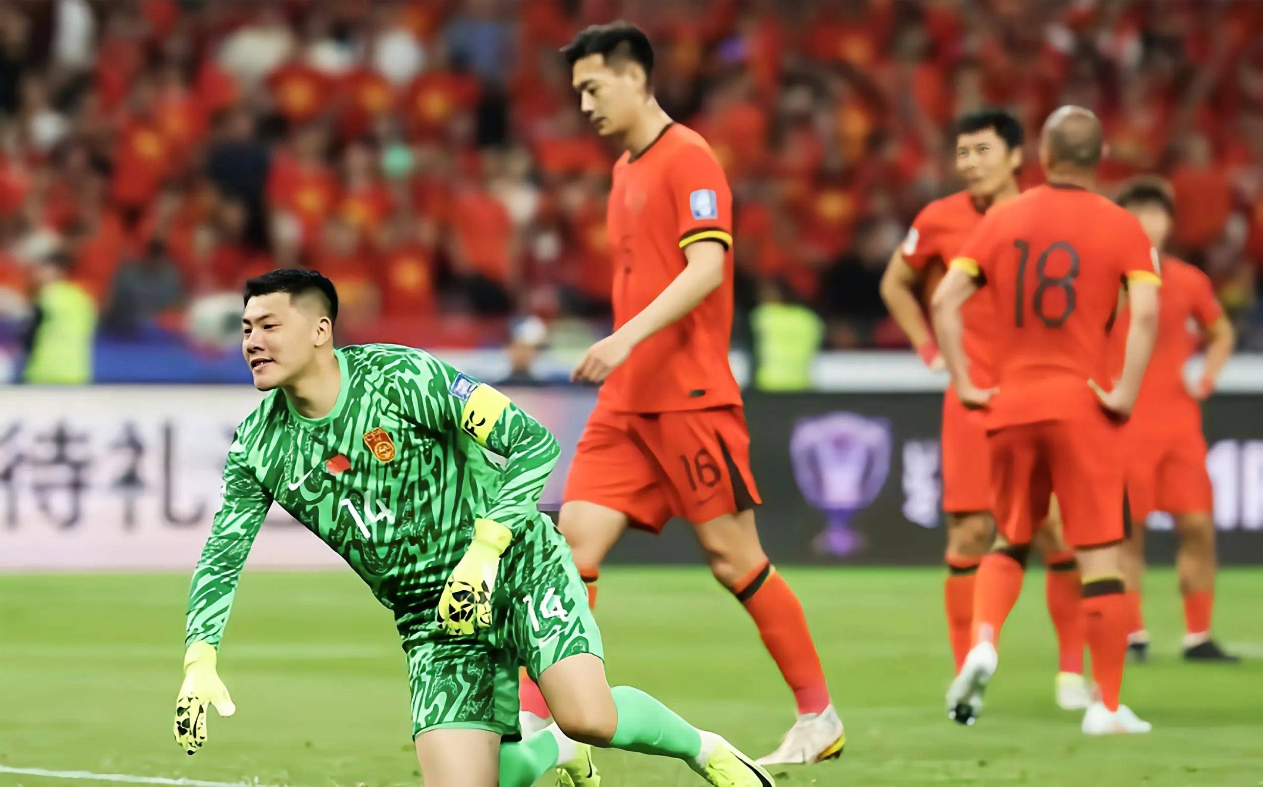 国足英勇喜获胜,晋级国际比赛半决赛 国足英勇喜获胜,晋级国际比赛半决赛