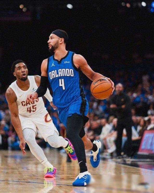 惊险重回！颓势逆转，球队再次逆袭