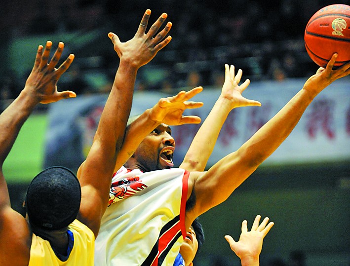 B体育体育官网入口-广州富力奋力一搏，终结连败势头取得胜利的简单介绍