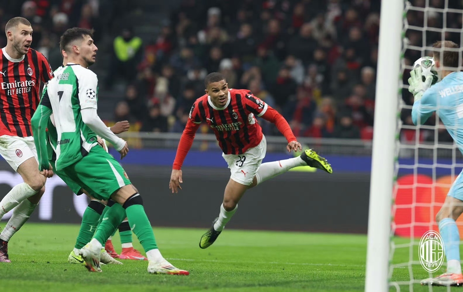 关于意甲焦点战异常激烈，球员拼尽全力的信息