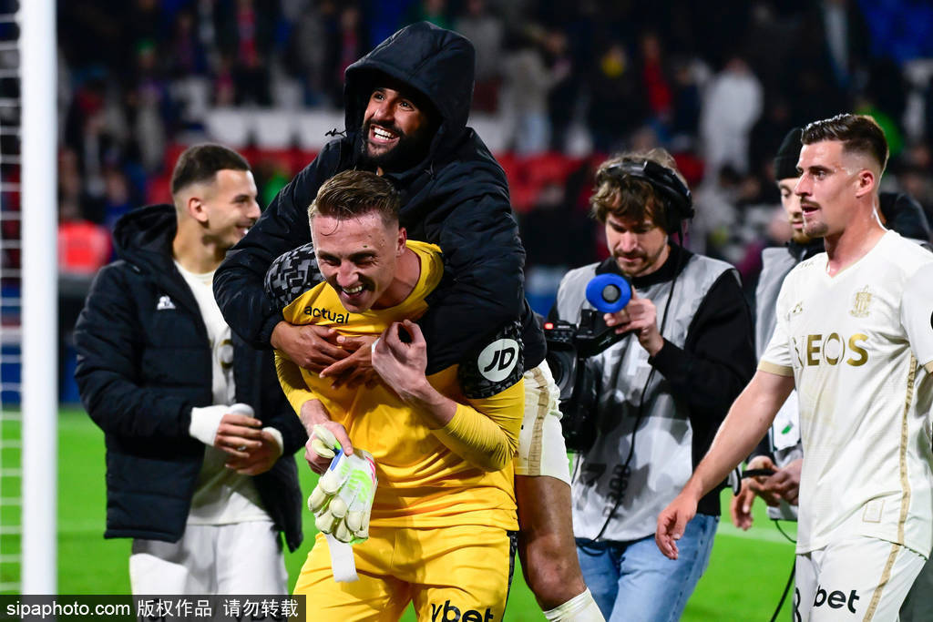 尼斯主场大胜,重返联赛前四 尼斯主场大胜,重返联赛前四