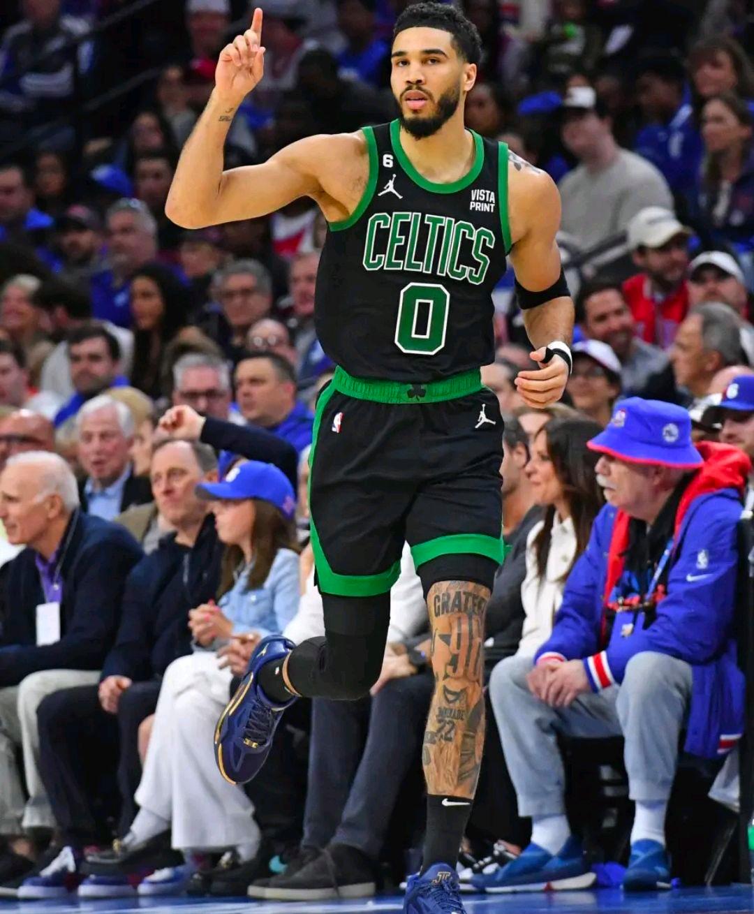 凯尔特人再胜火箭,继续领跑联盟 凯尔特人再胜火箭,继续领跑联盟