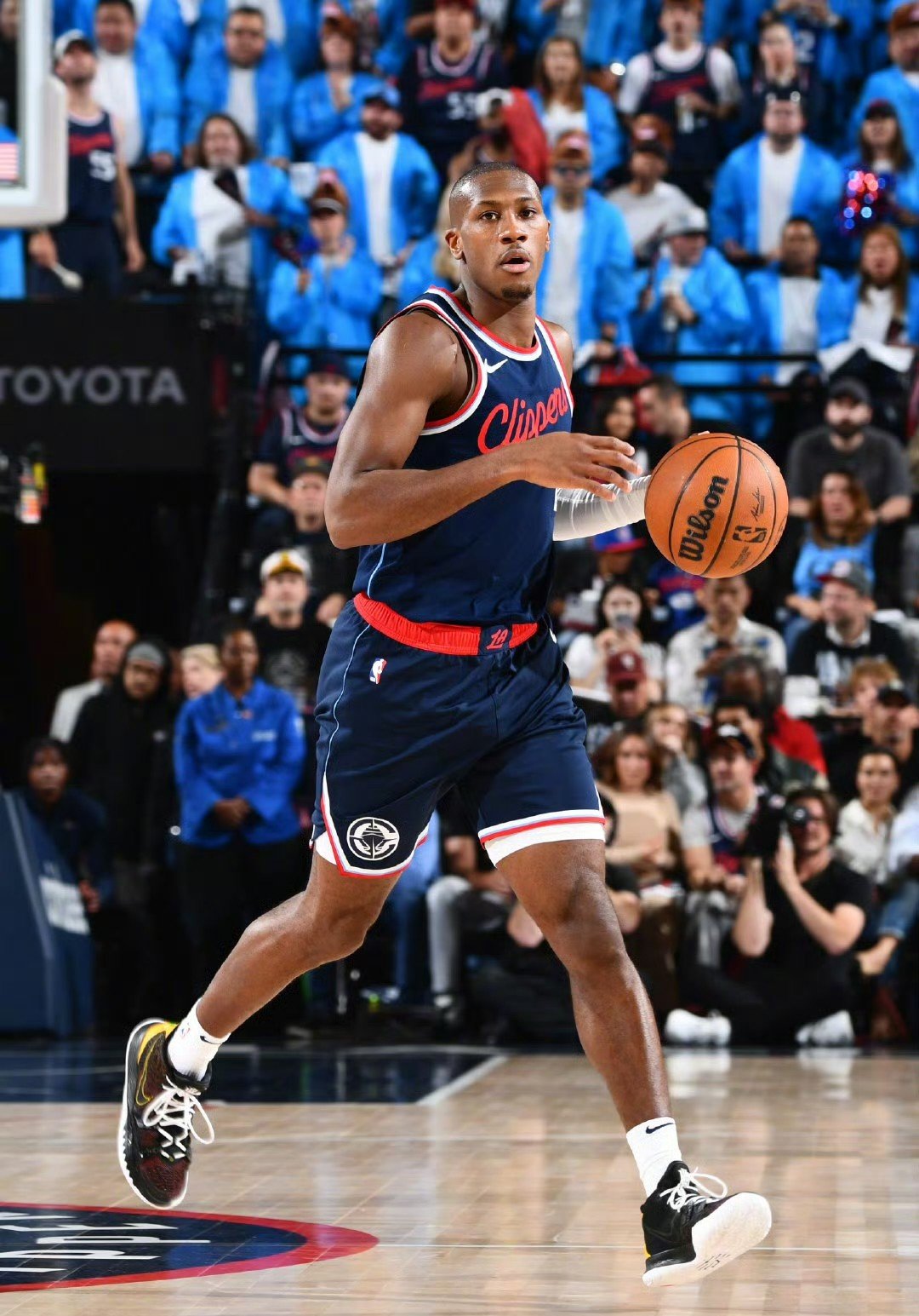 快船逆转骑士,保持良好状态 快船逆转骑士,保持良好状态