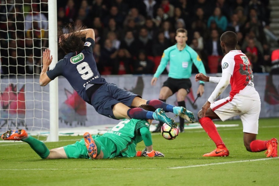 尼姆主场负摩纳哥，遭遇连败困境