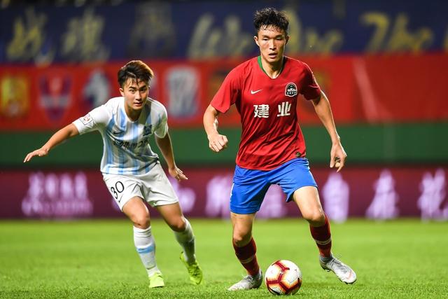 广州恒大主场轻松战胜广州富力,继续领跑 广州恒大主场轻松战胜广州富力,继续领跑